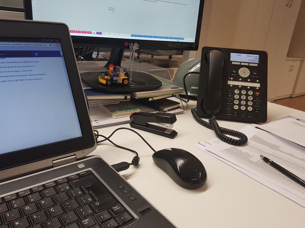 desk.jpg