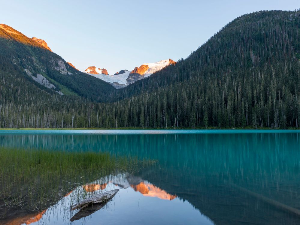 canada--british-columbia--joffre-lakes-provincial-park--lower-joffre-lake-557384599-59c2e86522fa3a001151da15
