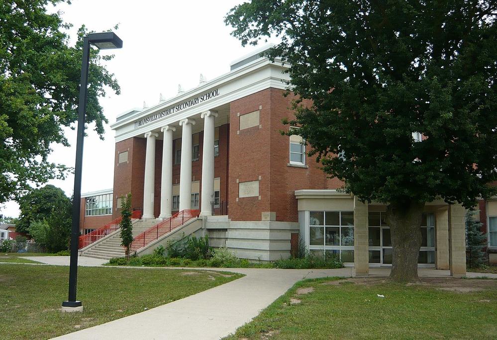 1200px-Beamsville_District_Secondary_School_Ontario