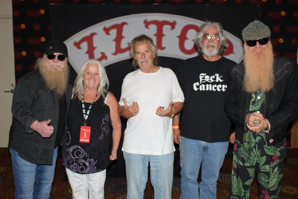 39973389_10216658245626069_7190348734717231104_n (1).jpg