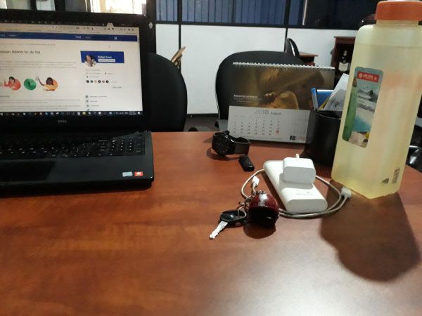desk.jpg