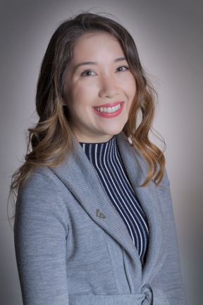 ErinB-6927-grey headshot 2018 (2).jpg