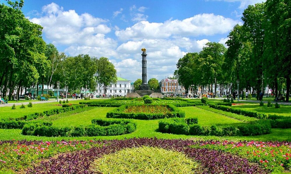 poltava-central-square.jpg