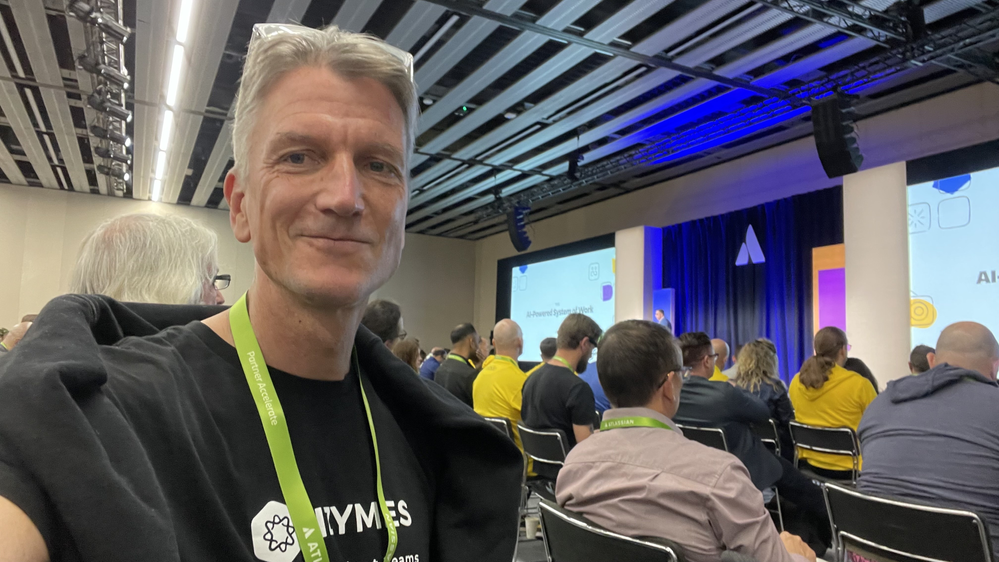 Izymes Team at Team25 Barcelona.png