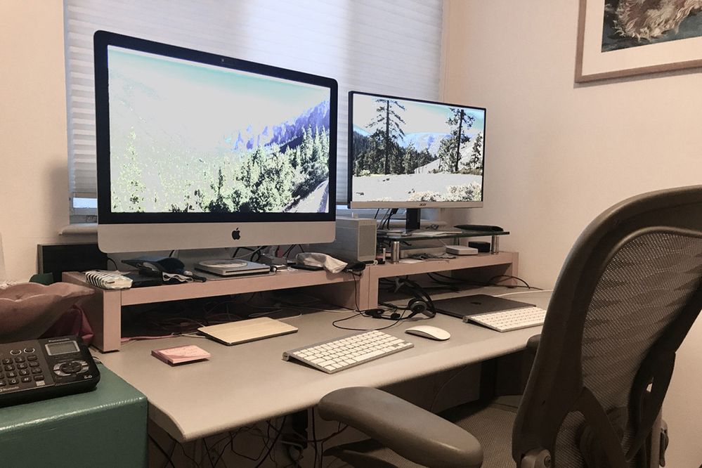 home-office-ideal-setup-angle-100843210-large.jpg