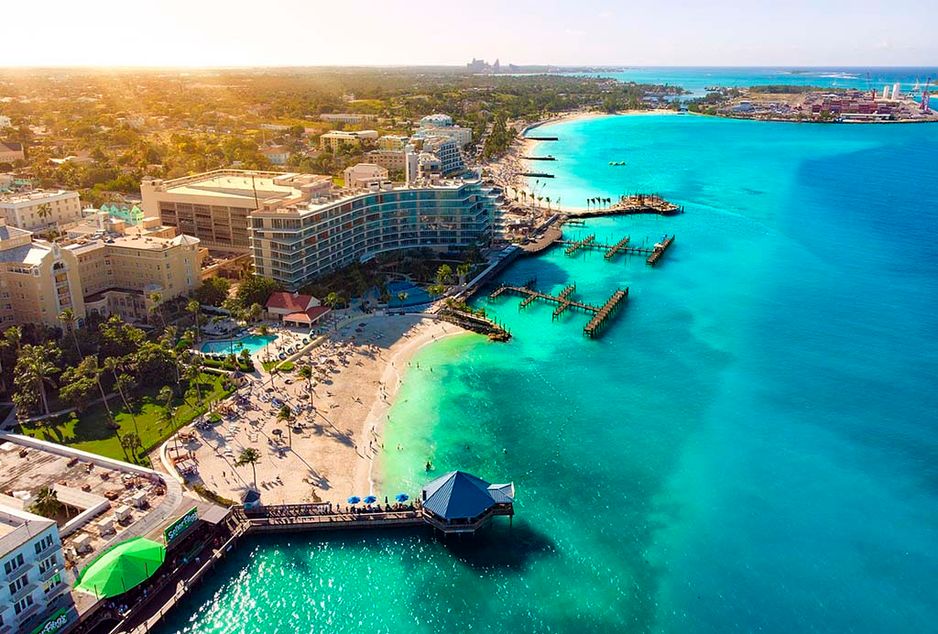 Hilton_resort_and_waterfront_Nassau_Bahamas_2020