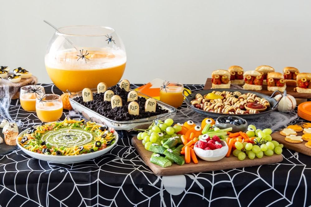 Halloween-Party-Table-Culinary-Hill-17